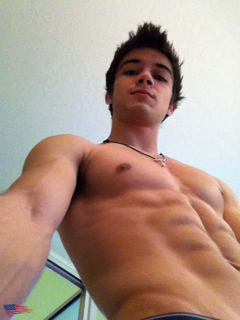 justanallamericanboy:  http://justanallamericanboy.tumblr.com/archive 