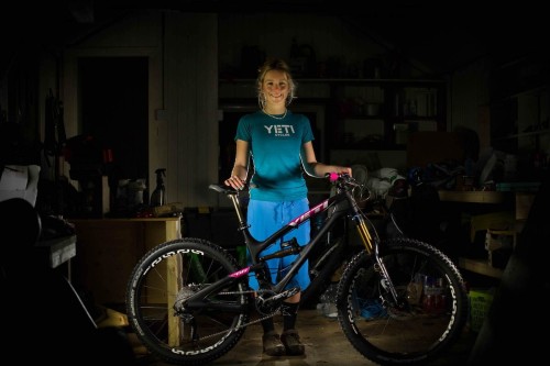 einerundesache: Hannah Barnes, now on Yeti.