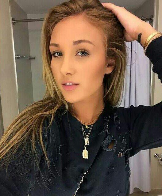 finofilipino:  La moza del día es Niykee Heaton.En el Arca de Fino su galería