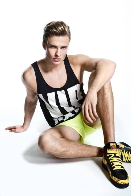 XXX yummyboysuniverse:  Stefan Scheenstra Follow photo