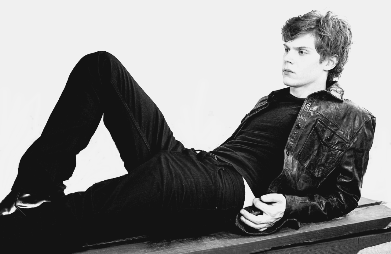  Evan Peters:’&lsquo;I started acting when I was 15, in commercials and guest