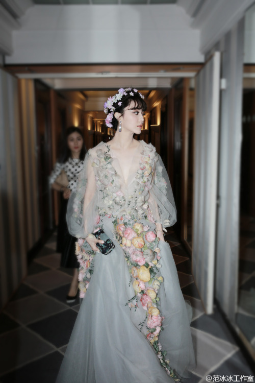 wocinsolidarity: fuckyeahchinesefashion: Fan Bingbing in Cannes 2015. 范冰冰工作室 consistently goin the f