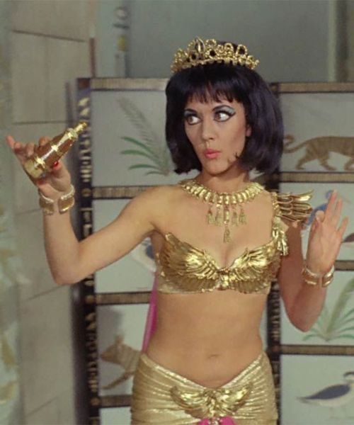 captain-kampari:    Amanda Barrie  