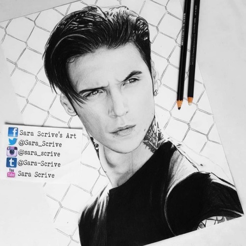 Hey guys! This is my new drawing on @andyblack !For this portrait I&rsquo;ve just used a black penci