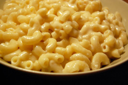 vegan-yums:   Vegan mac n cheese using mostly