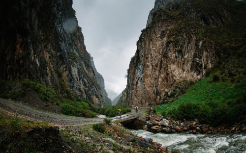 nubbsgalore:photos* of and by thomas woodson, joey schusler, and sam seward biking the huayhuash mou