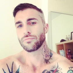 monstertrucker:  This man and his ink look vurrrry familiar but I’m drawing a blank… 