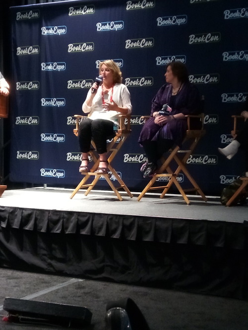 I Just Got A Hug From Meg Cabot!