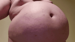 biggerfatterbelly:*pat pat*