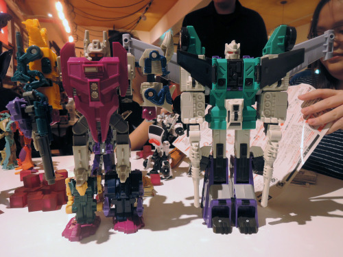Random toy pictures from today’s TFND forum gathering. So many rare toys!
