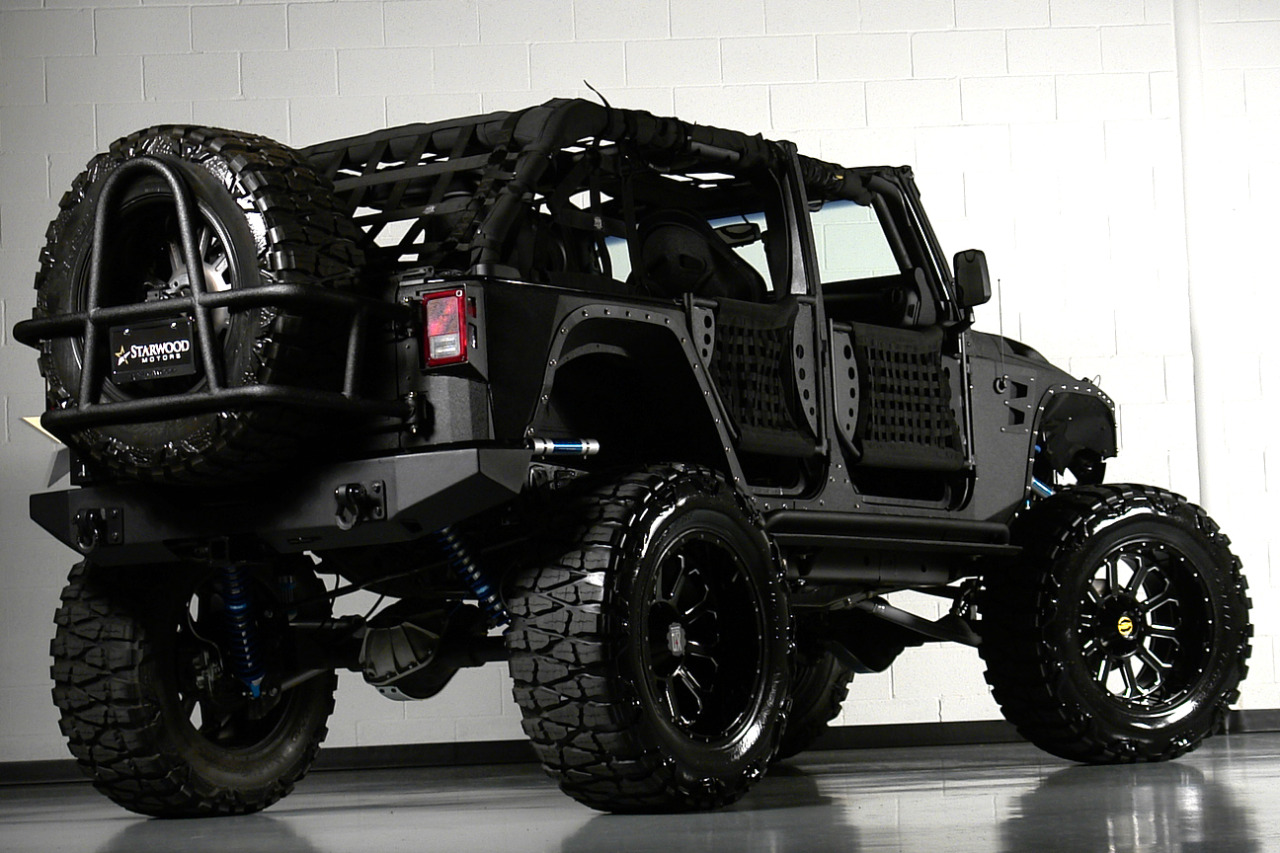 southernrebelgirl:  starwoodmotors:  The Full Metal Jacket custom kevlar jeep with