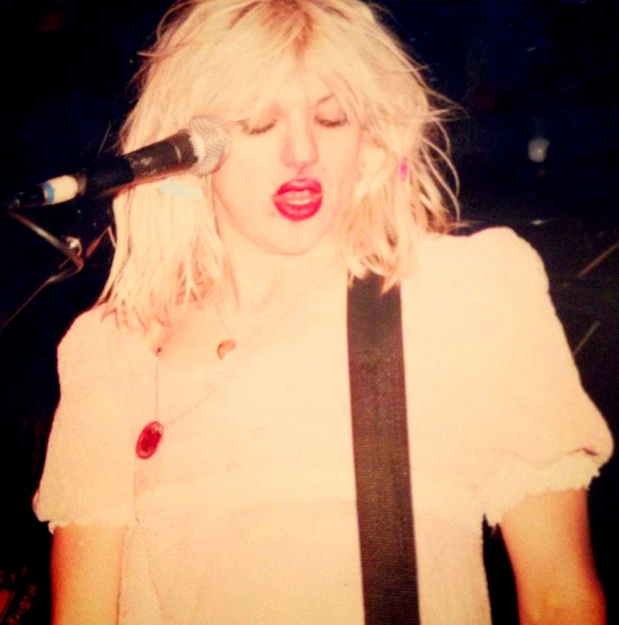 andnoonefliesaroundthesun:  Courtney Love  I loved Courtney. en.wikipedia.org/wiki/Courtney_Love