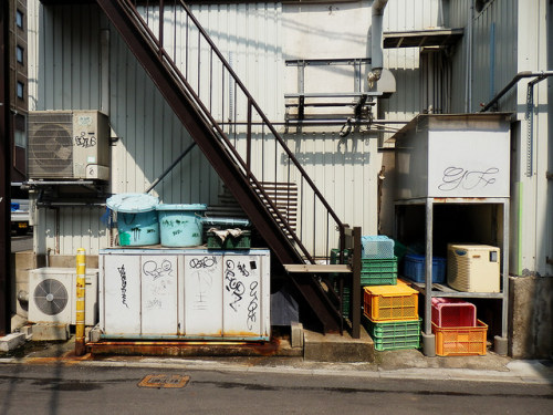 japanese-cityscape:Presque droit on Flickr.
