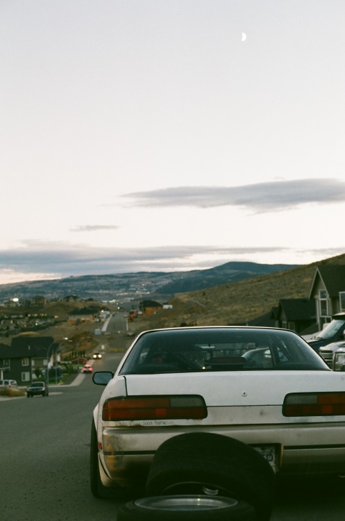 thislifeintransit:  there’s ghosts that walk along the streets in this townand a lot of folks have been dying just to keep them aroundwell I ain’t lost and I sure as hell ain’t found 
