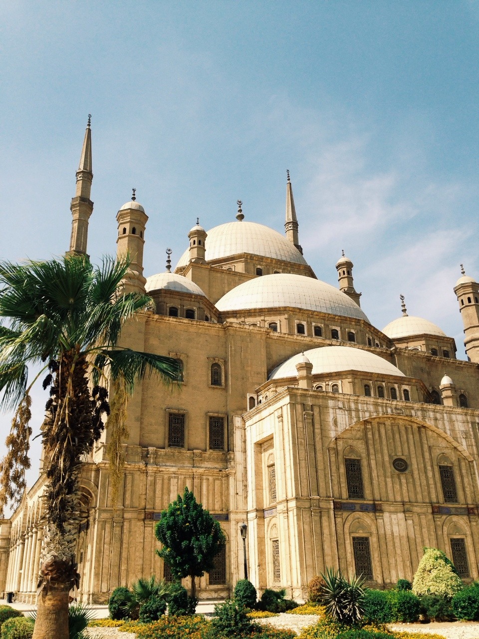 outfit-repeatxr:  Cairo, Egypt - 28, Sept 2015 