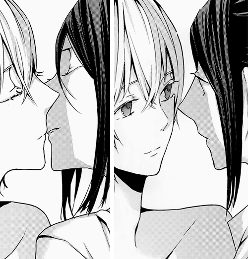 Edi's reading yaoi