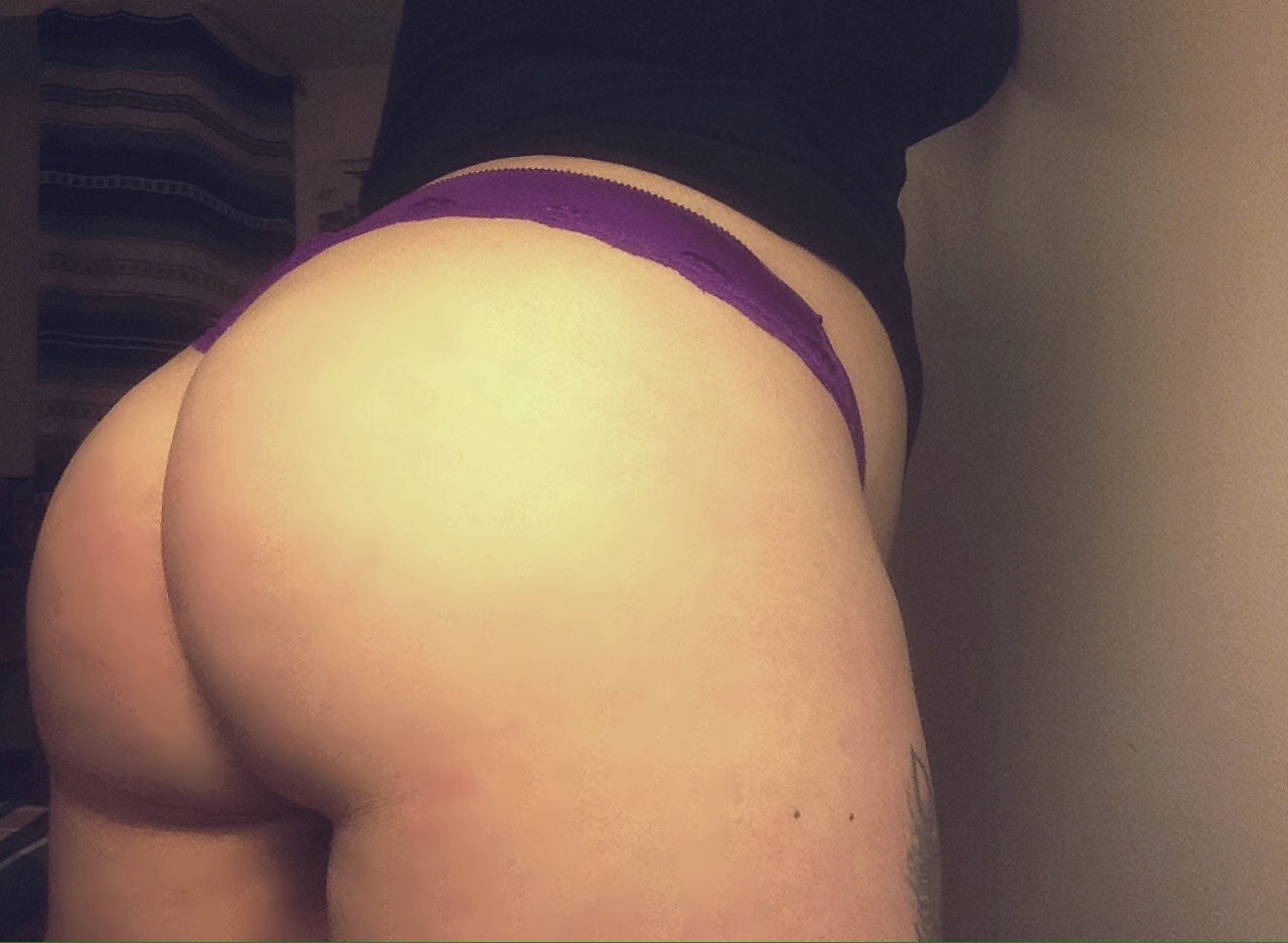 baby-yee:  I love chillin around the house in this cute thong. 🙈😘💕