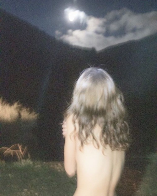 He Holds Me In His Big Arms, Drunk And I Am Seeing Stars