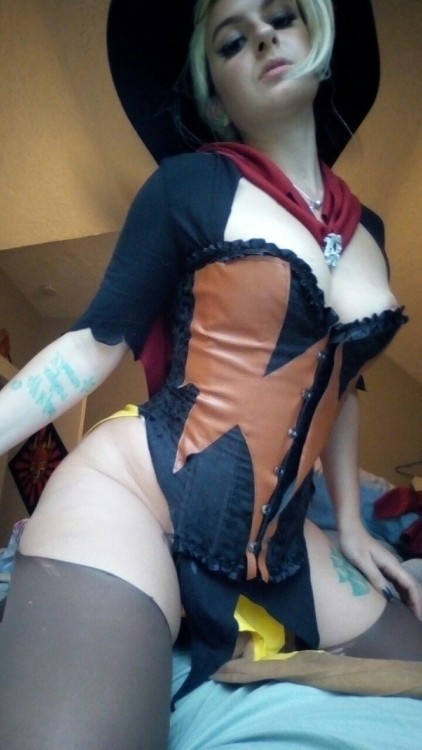 amyfantasy:  Progress on my Witch Mercy Cosplay! Almost done for Halloween! A full NSFW set will be a available on my Patreon for Halloween so don’t miss out! https://www.patreon.com/AmyFantasy 