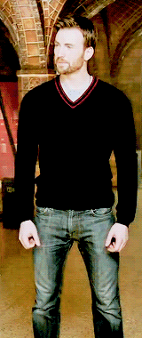 ghivashels:  #stop framing your crotch like that its DISTRACTING?(x) 