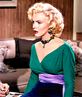 movie-gifs:Marilyn Monroe as Lorelei Lee inGENTLEMEN PREFER BLONDES1953 | dir. Howard Hawks
