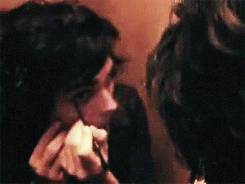 waynegaycy:  Gerard doing his eyeliner. 