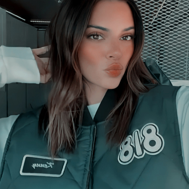 Kendall Jenner Packs - Tumblr Gallery