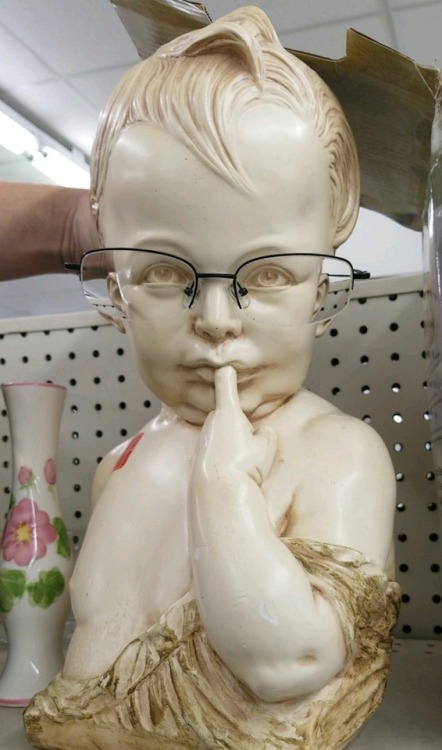 ryanphantom: attention-defecit-disquirrel: a-fragile-sort-of-anarchy: This seductive baby bust I fou