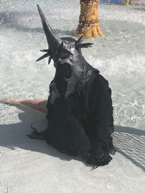 amnesiacowl: Witch King on vacation at ColossalCon! With thanks to @ahsokatweeto for pics and @cowbu