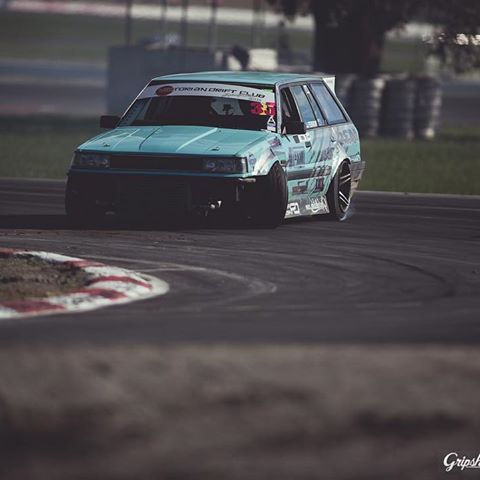 radracerblog:  Nissan Skyline R31 Wagon@jasonferrondrift