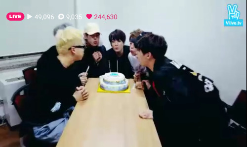 160310 BTS 2million followers live on Vapp.