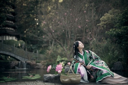 ziseviolet:Hanfu (han chinese clothing) photoset via 老妖_Choco