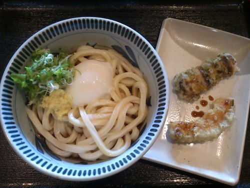 udonangya:  中川区新家１丁目の四国屋で、たまごぶっかけ340、ちくわ天70、かぼちゃ天60、〆て470円也。  Tamago-bukkake udon, Chikuwa tempura, and pumpkin tempura at Shikokuya in 1-cyome, Niie, Nakagawa ward, Nagoya city.