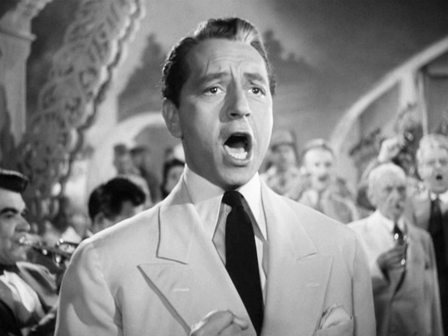 wehadfacesthen:  Singing La Marseillaise in Casablanca  (Michael Curtiz, 1942) 