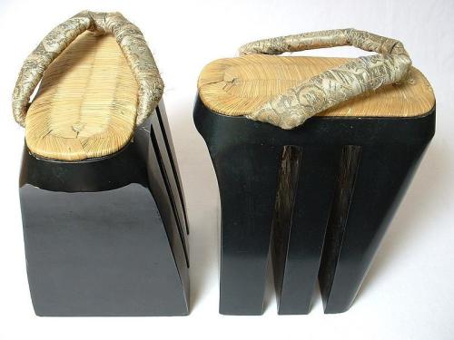 fuskida:Antique Japanese Oiran Shoes Koma-geta - Source-