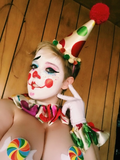 mushroommamamaximus:  Just got back from Clown Town 