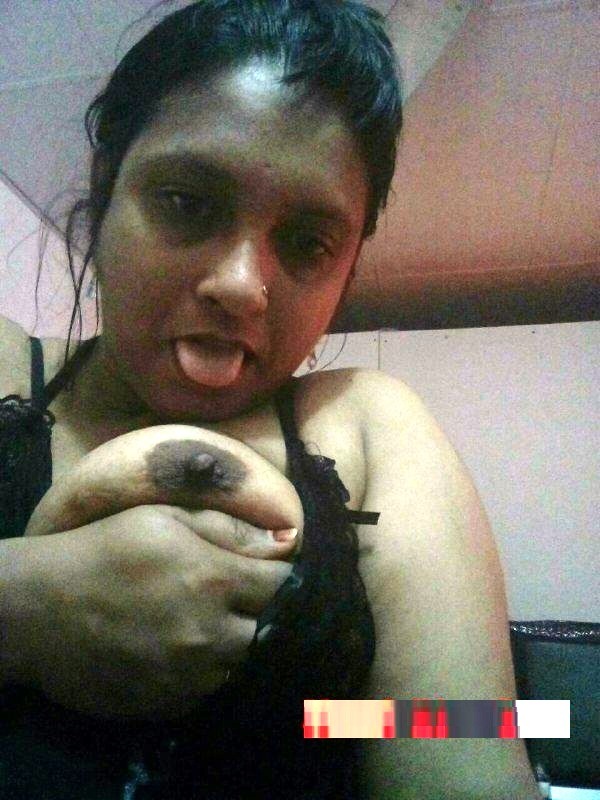 desipussys:  http://kingdesi.com/porn/desi-girl-nude-pics/