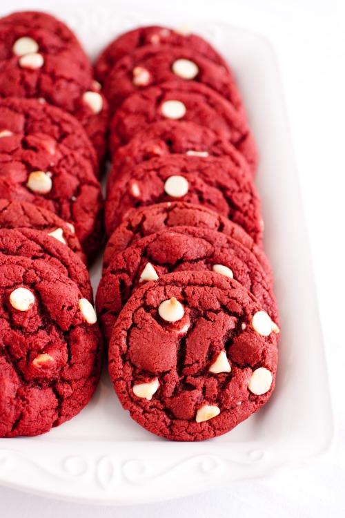 thecakebar:  Red Velvet White Chocolate Chip Cookies  