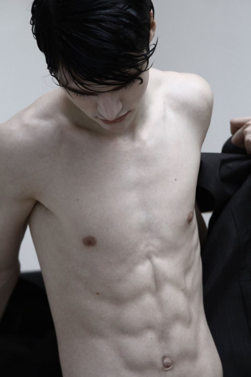 skinflap:strangeforeignbeauty:Ben Lark | Photographed by Szilveszter Makó