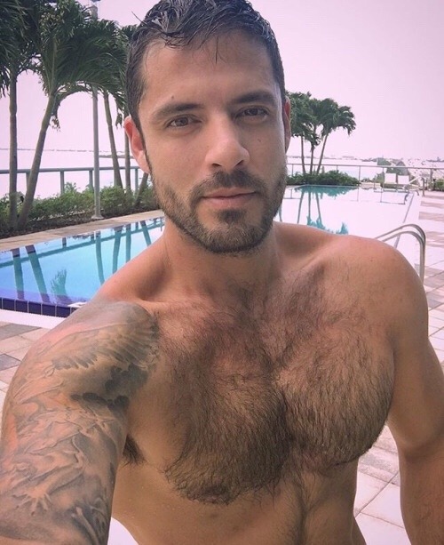 I Love Young Hairy Men