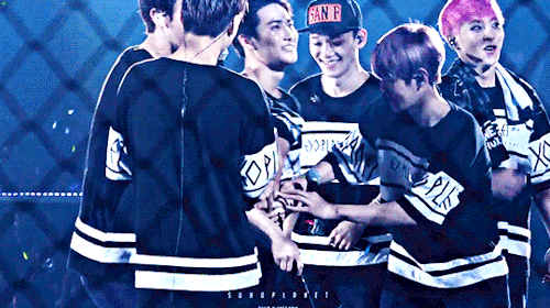 mylifebangtan:  Just a little Kpop abs