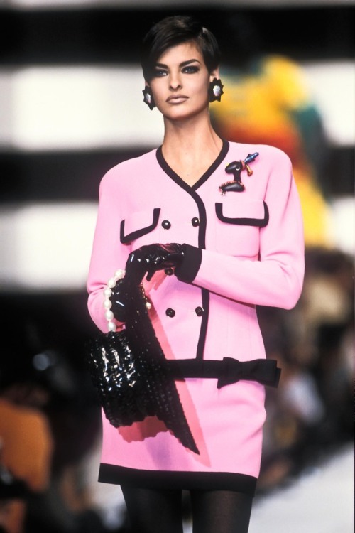 La Linda Evangelista | Chanel RTW S/S 1991 Model: Linda Evangelista