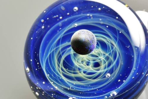 culturenlifestyle: Satoshi Tomizu Captures the Universe In Incredible Miniature Glass Spheres Japane