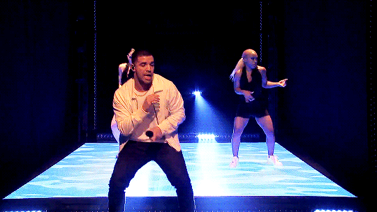 aubreysgifs:  Drake - One Dance (Live On SNL)
