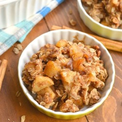 foodffs:  Pumpkin Spice Apple Crisp! Your favorite dessert got sweeter caramelized with pumpkin &amp; spices! This healthier dessert recipe is easy to make &amp; delicious! Eat it as is, or top with ice cream or Greek yogurt. Gluten Free + Low Calorie