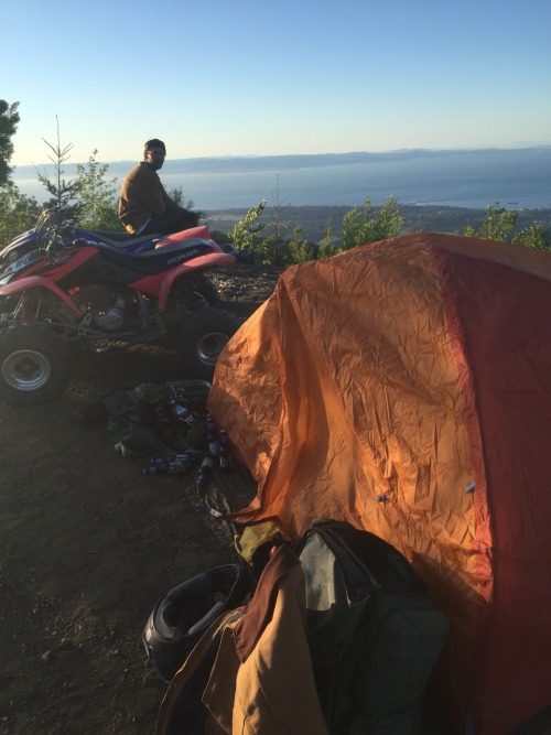 Me and @quadjunky took the quads out and camped at our favorite lookout. Good little test to see how riding with a pack feels. Chilled and watched town with some cold beers