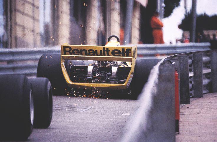 collaverglas:  Un Renault RS01 pujant cap al Casino durant el GP de Monaco de 1978