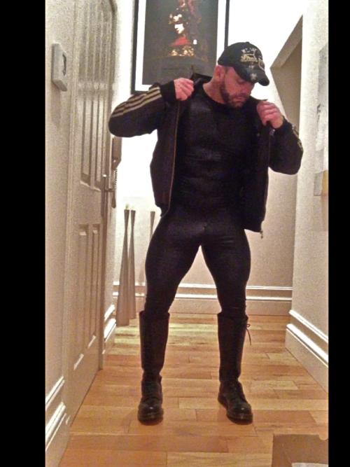 jayshausoffitness: daviddavidxxl:  Going out wearing my leather look catsuit from slickitup.com  wou