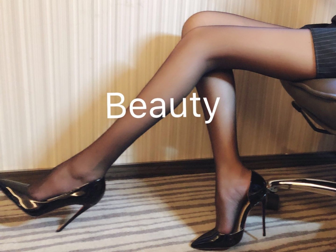 beautysexybaby:  新年快乐