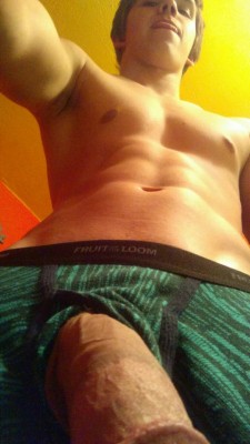 straightkikboystricked:  Straight boy on kik. All it took was 3 pics I found online and he was dying to take his kit off for me Reblog to see more guys 